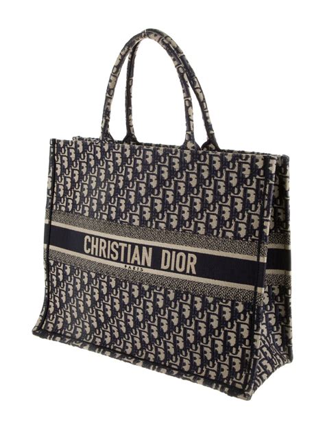 bolsa dior tote|christian Dior tote bag large.